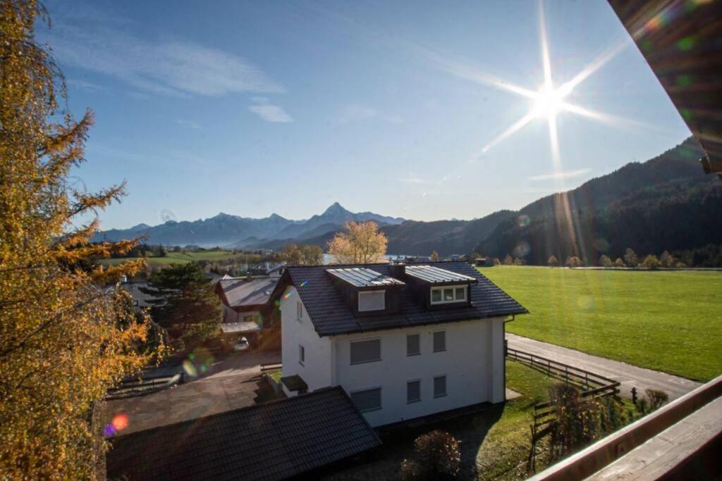 Luxury Living Near Weissensee +balcony +netflix Appartement