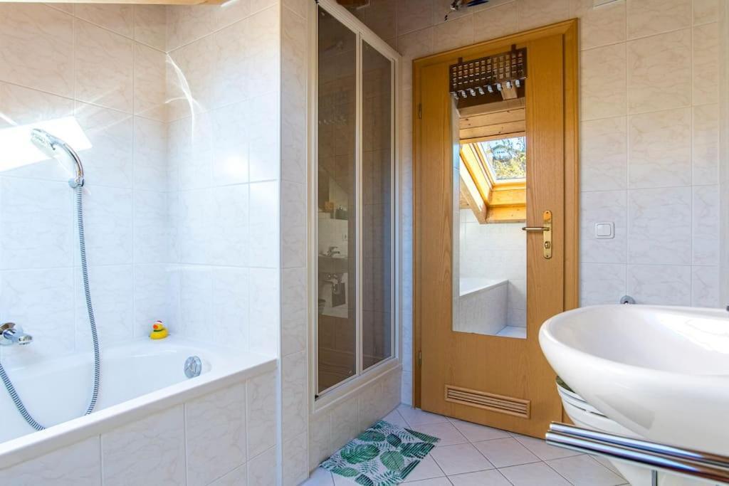 Appartement Luxury Living Near Weissensee +balcony +netflix